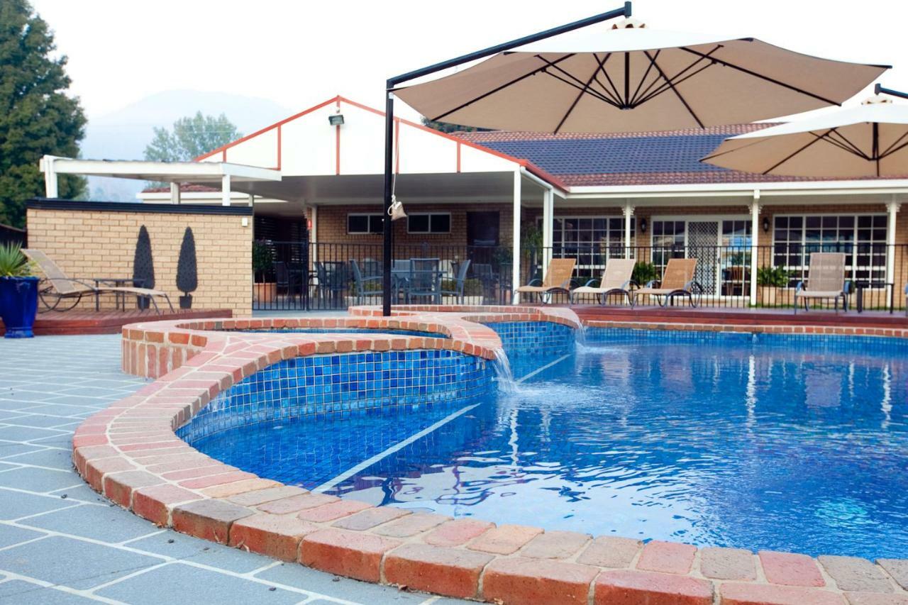 Ovens Valley Motor Inn Bright Esterno foto