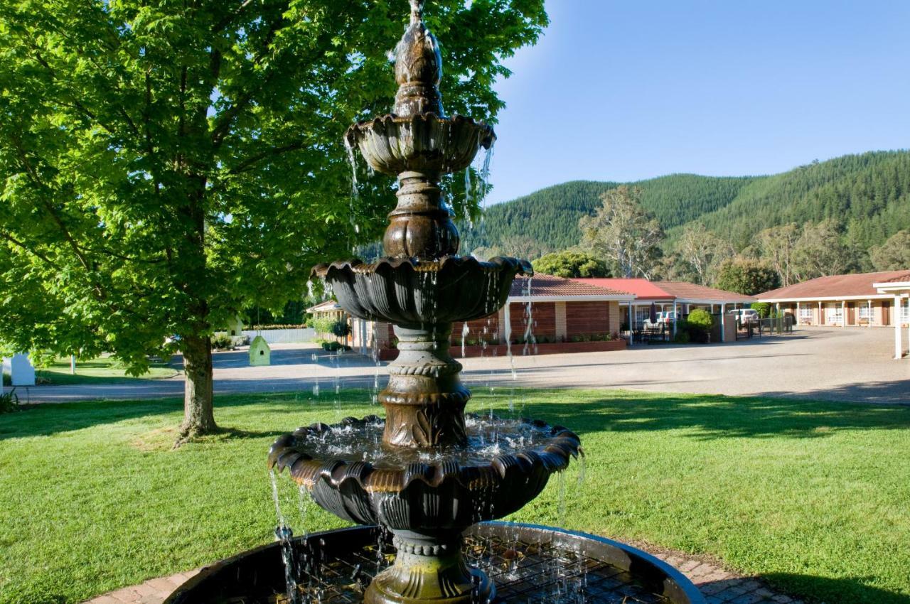 Ovens Valley Motor Inn Bright Esterno foto
