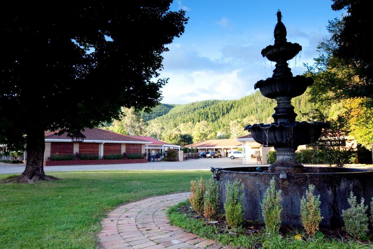 Ovens Valley Motor Inn Bright Esterno foto