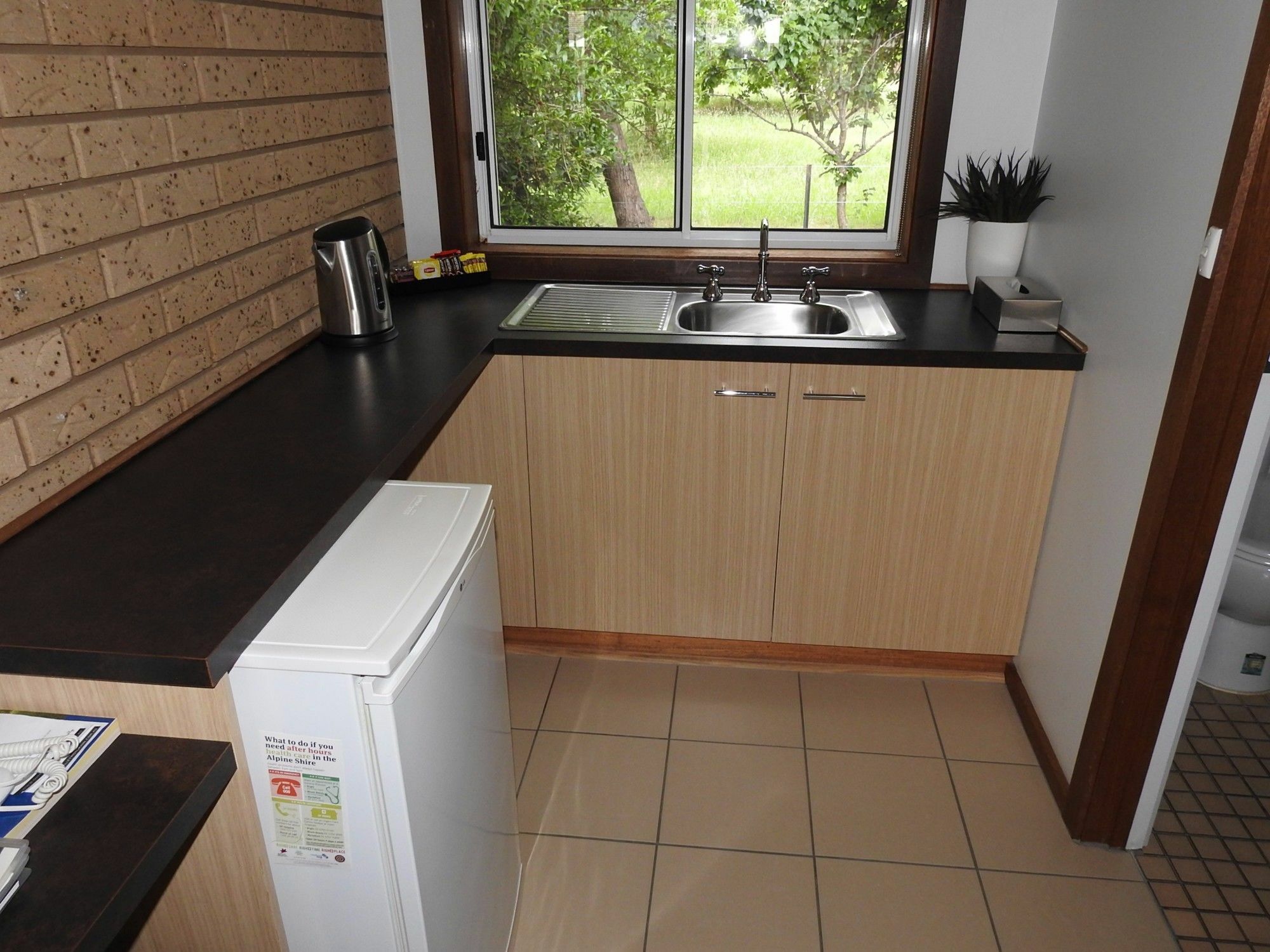 Ovens Valley Motor Inn Bright Esterno foto